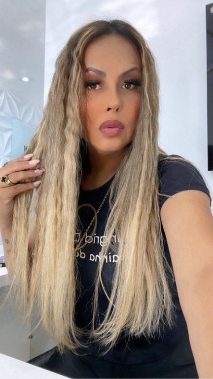 Ingrid Desirée, especialista em mega hair